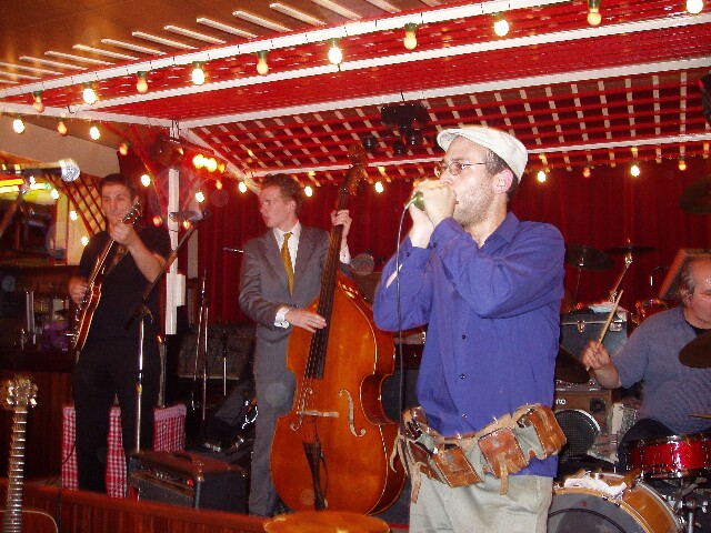 min 2006 12 05 latino 070